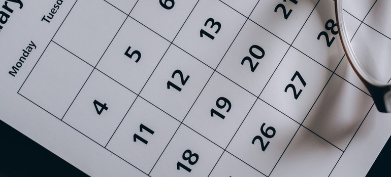 A calendar you can use when finding moving help in Queens 