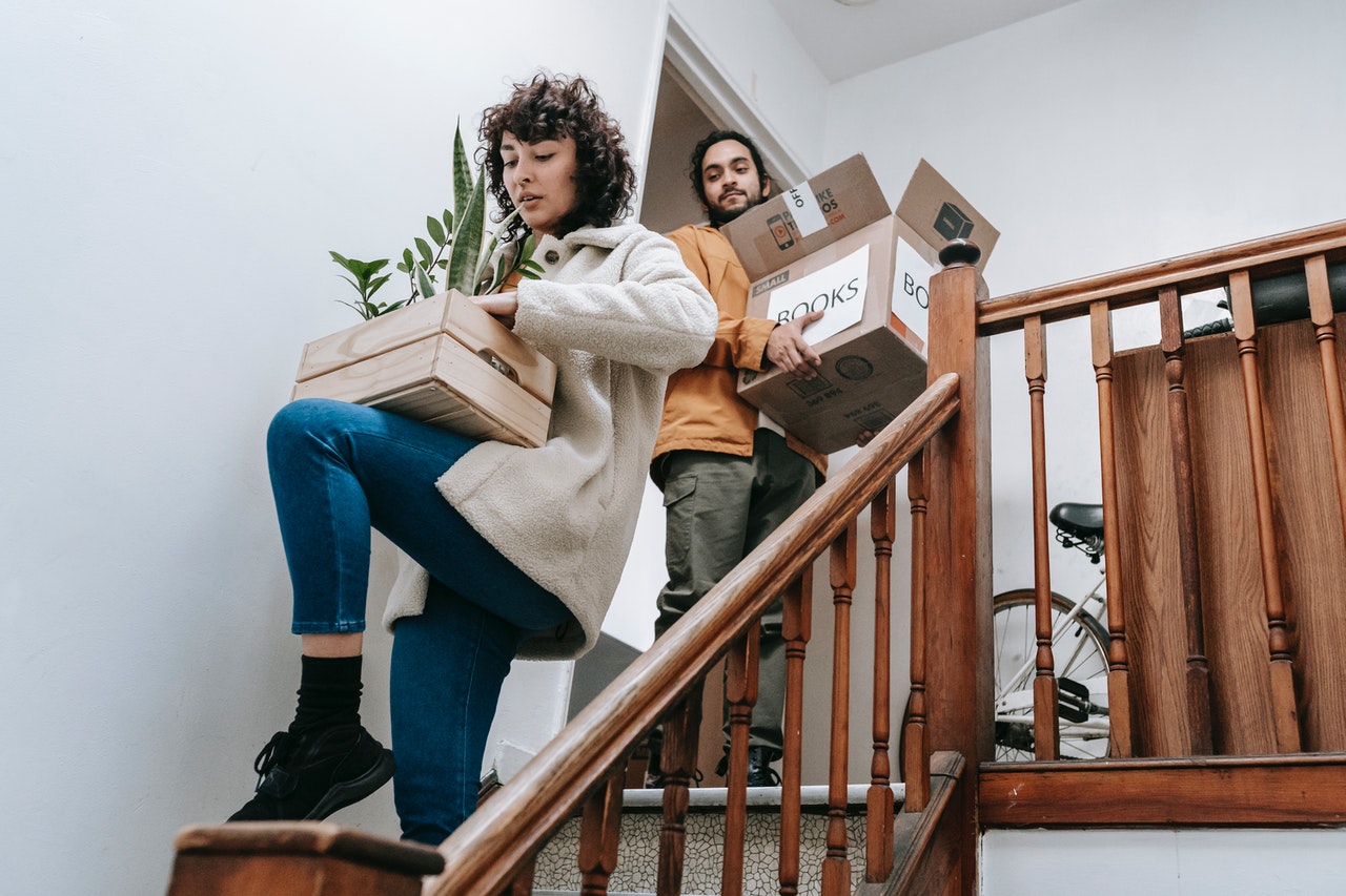 couple packing and moving